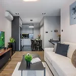 Emihouse Riverside דירה