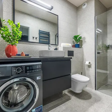 Emihouse Riverside Апартаменти